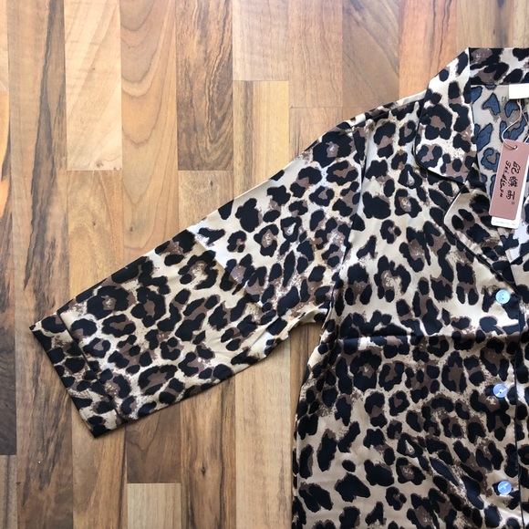 🌟5 for $20🌟 Leopard print nightgown - Picture 3 of 3